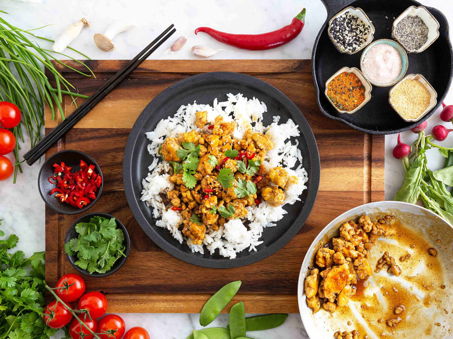 Huijarin nyhtöpossu karamellikastikkeella