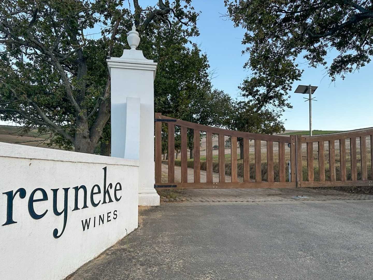 Vinprovning med Reyneke Wines.