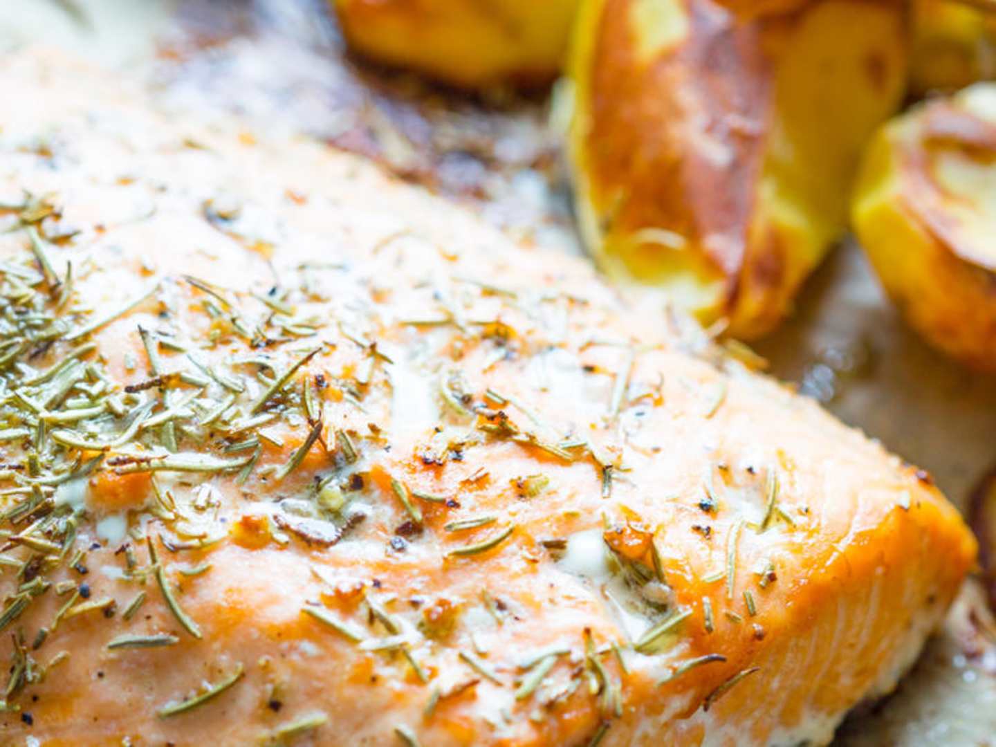 Uunilohi ja lohkoperunat