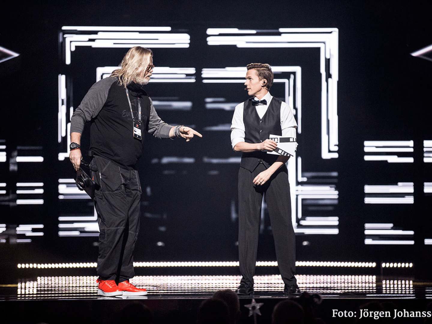 Henric von Zweigbergk och David Lindgren bakom kulisserna på Schlagerfestivalen