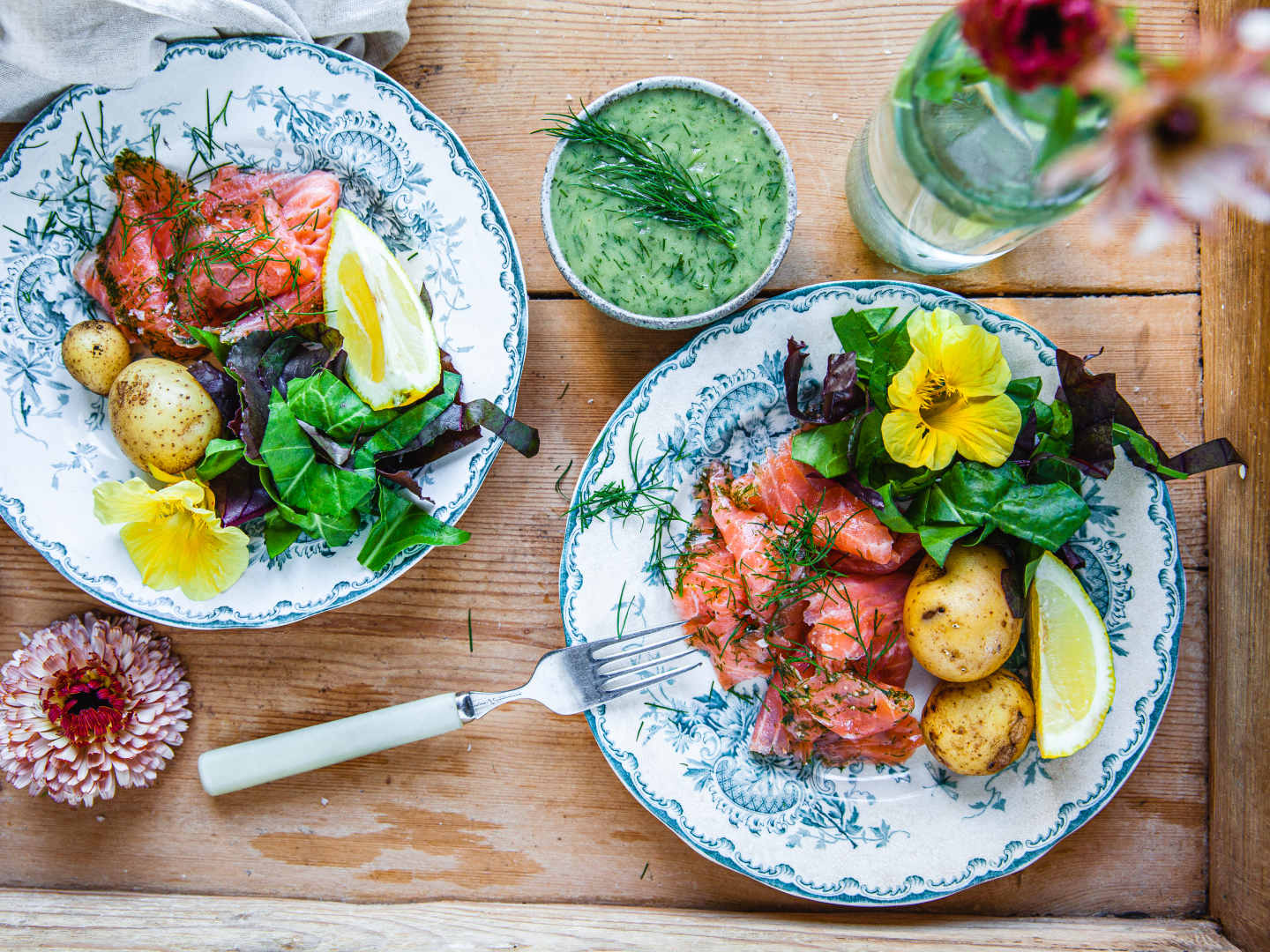 Gravad lax med hovmästarsås