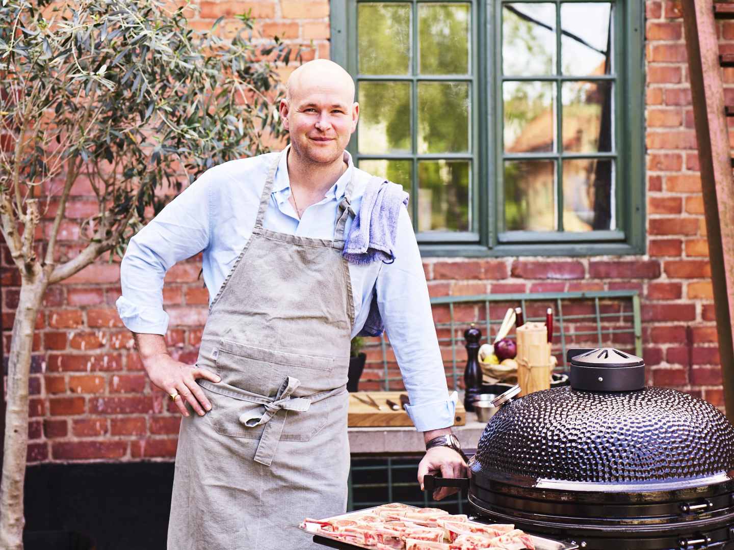 Johan Jureskog vid grillen