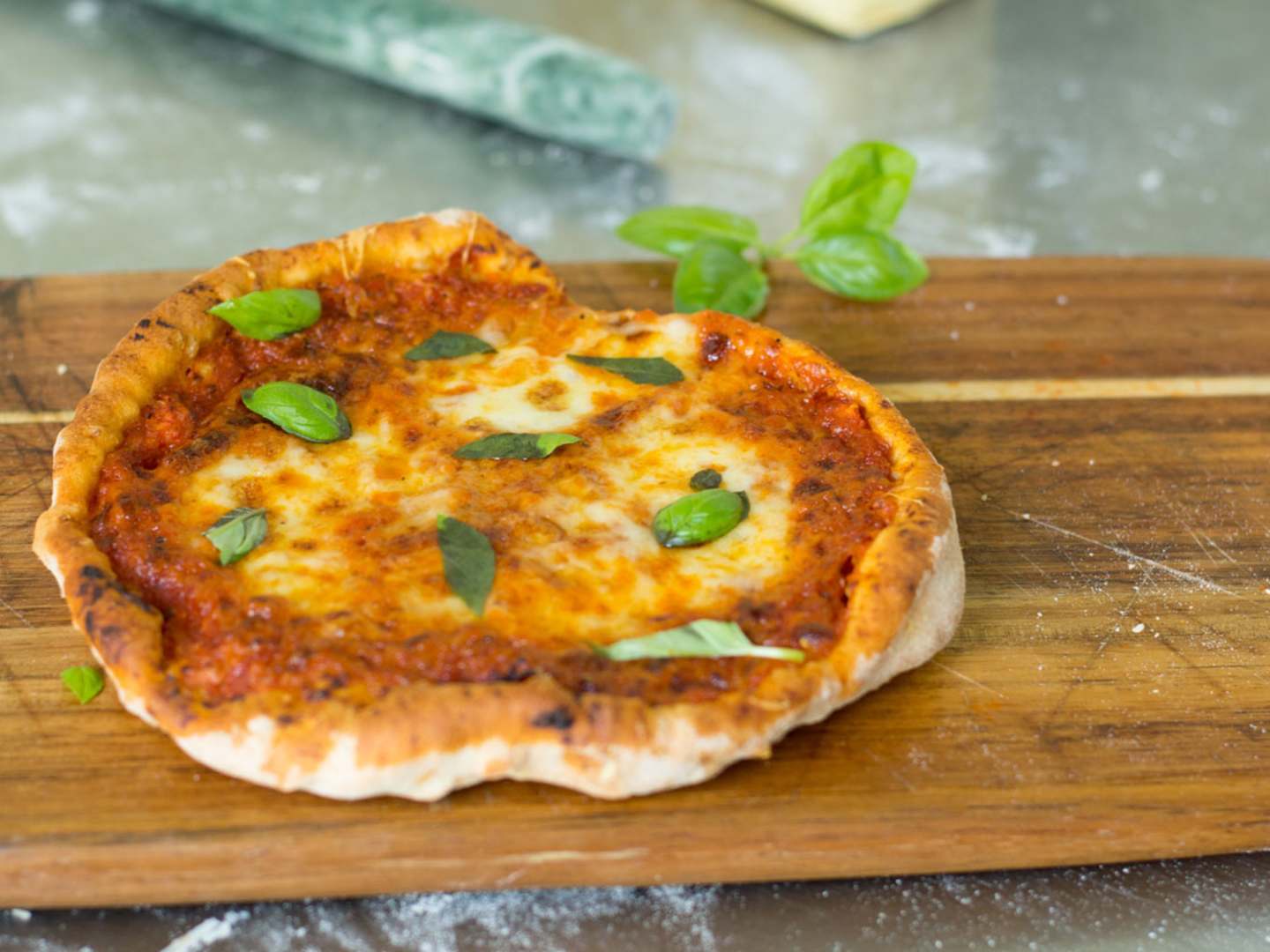 Pizza margherita i airfryer.