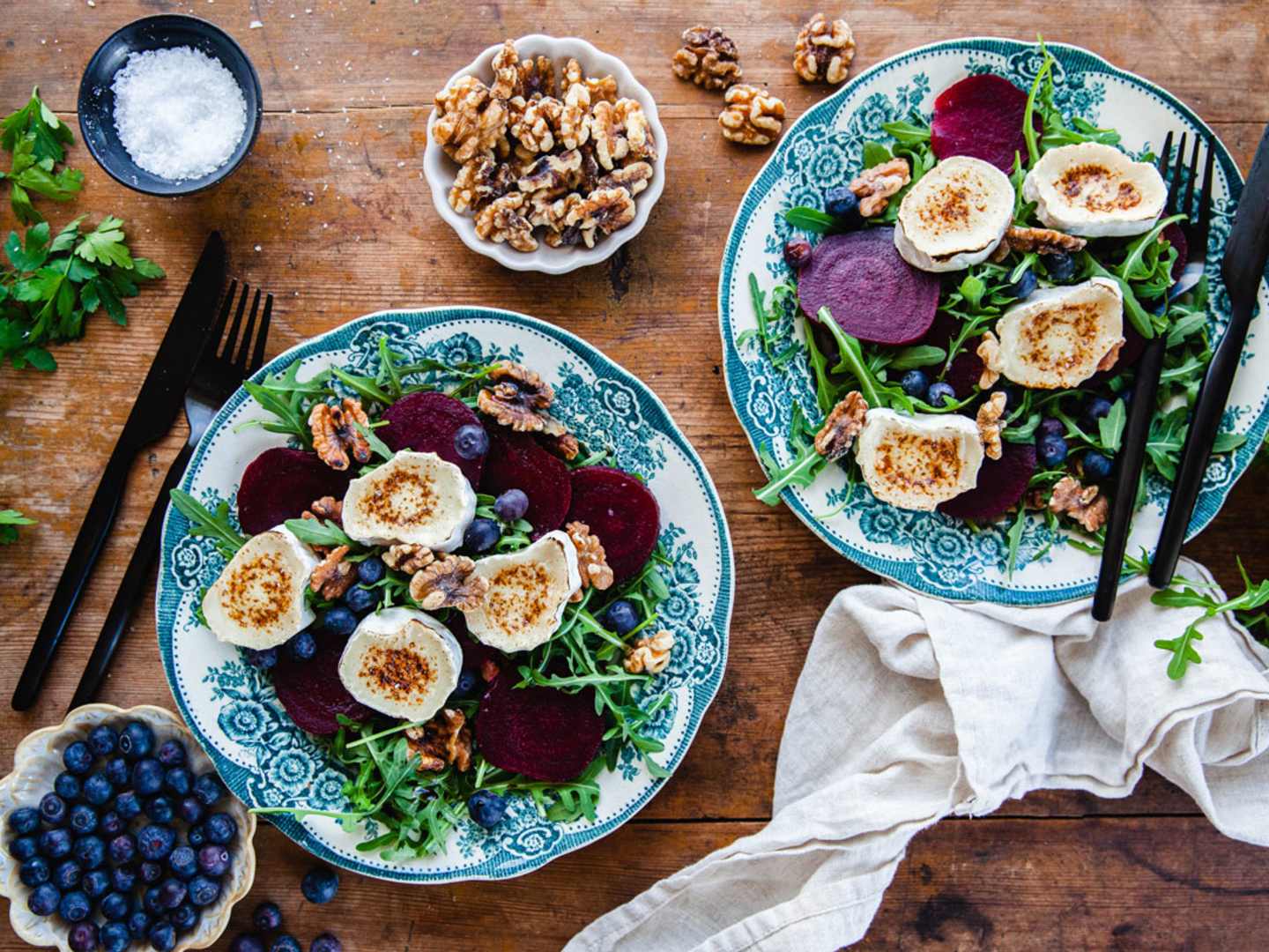Getostsallad med rödbetor och valnötter