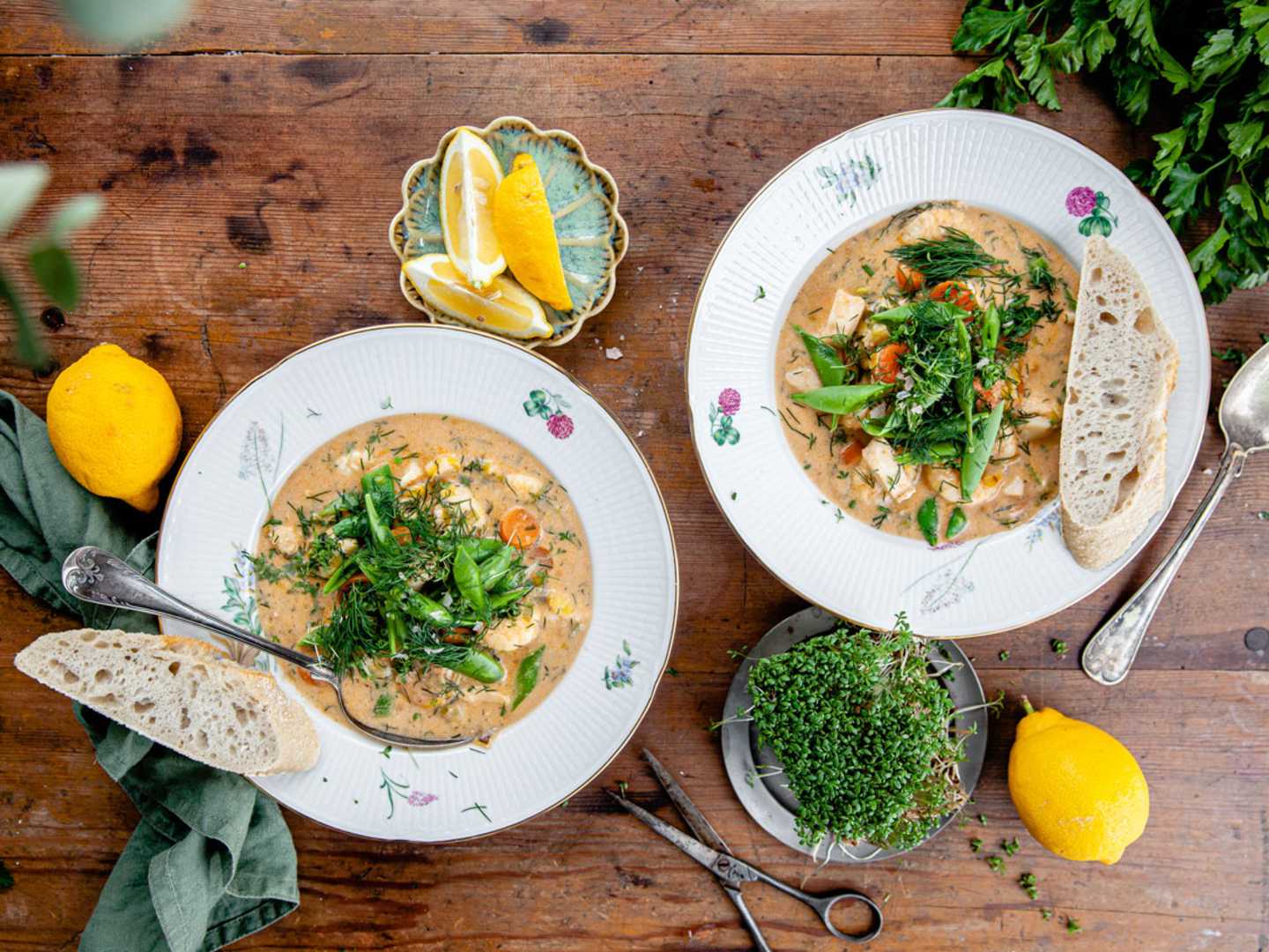 Fiskgryta med dill och räkor.