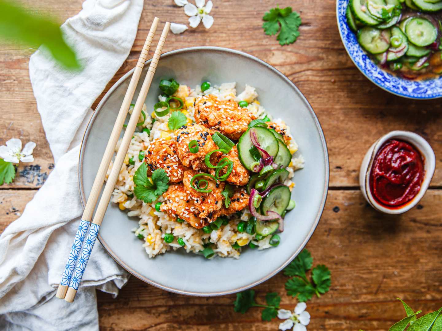 Fried rice med koreansk kyckling.