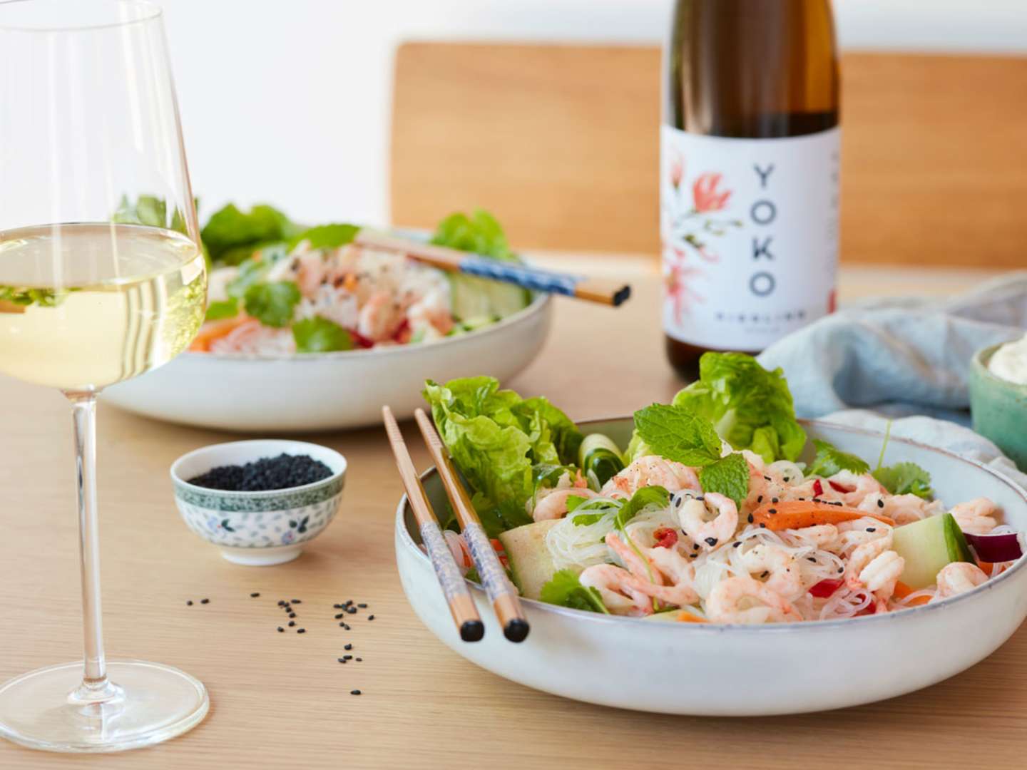 Glasnudelsallad med räkor.