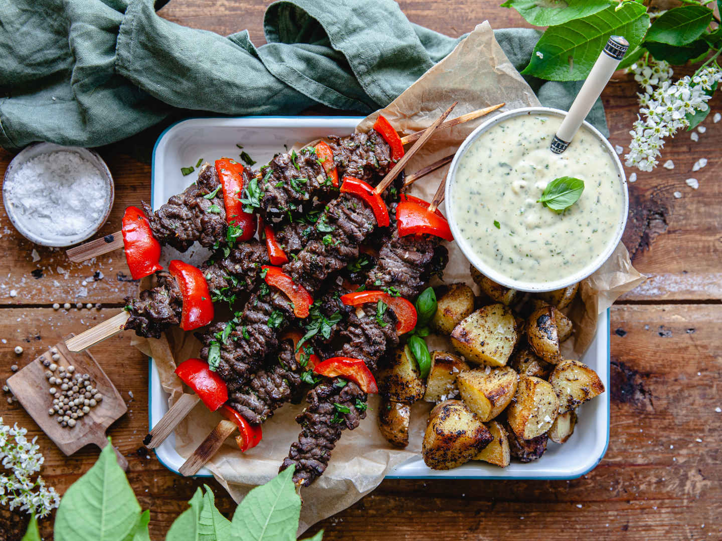 Grillspett med ugnsrostad potatis och bearnaisesås