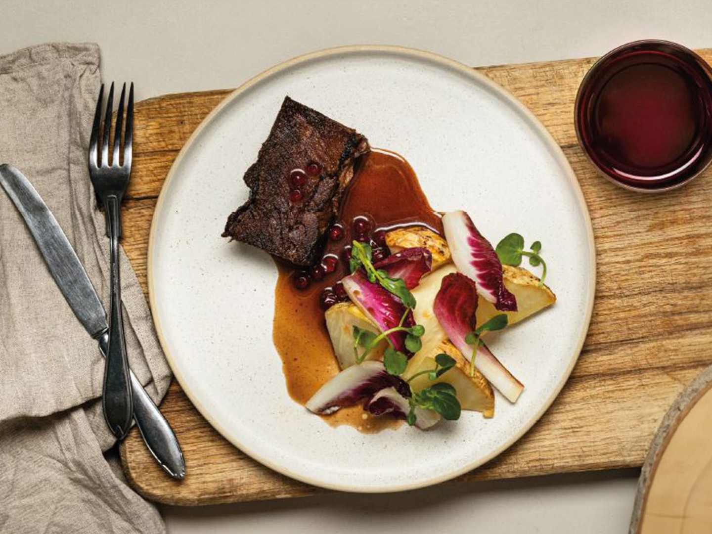 Rödvinsbräserad högrev.