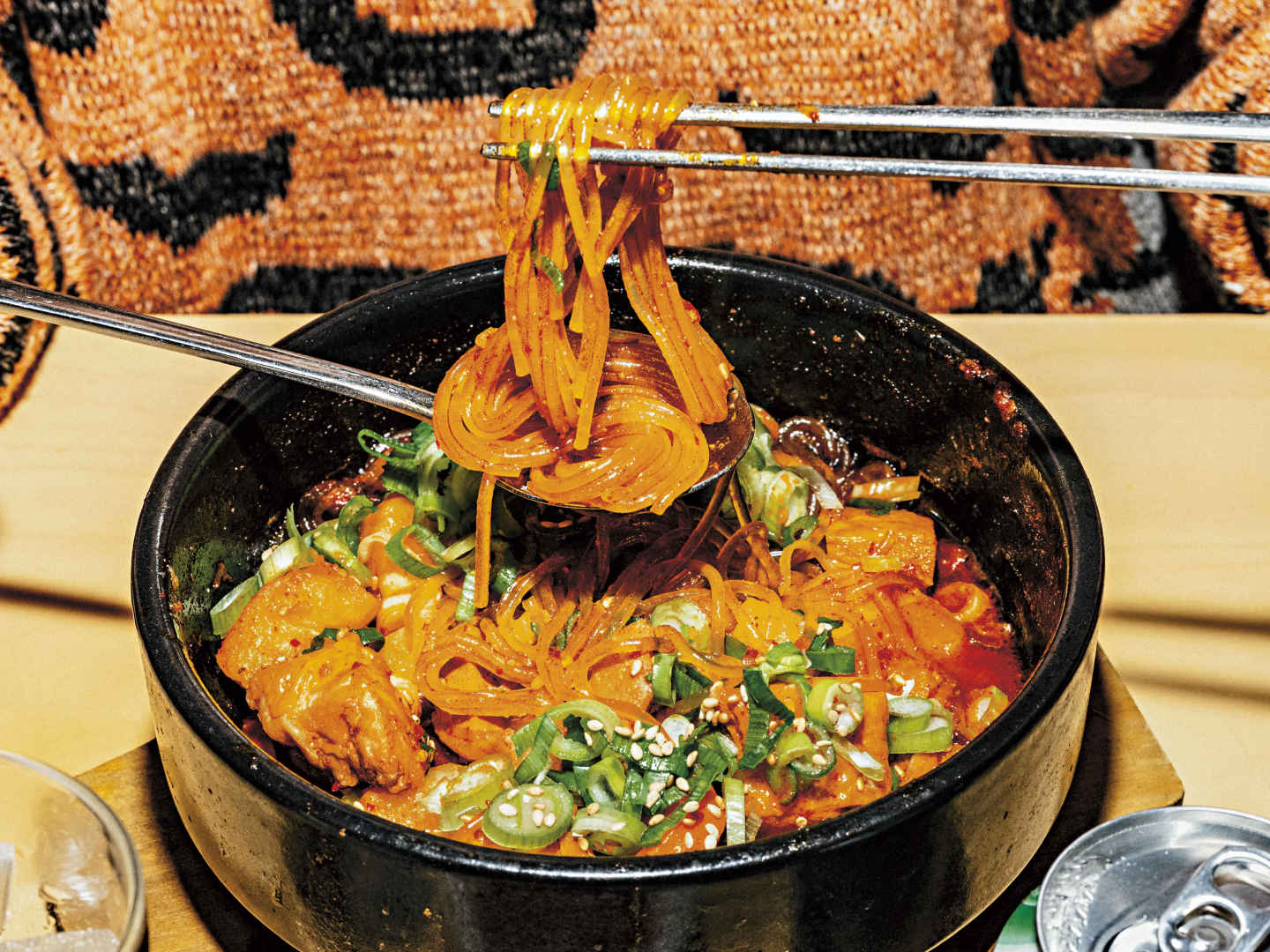 Koreanska grytor av Gustav Kyhlberg innehåller massor av koreanska recept.