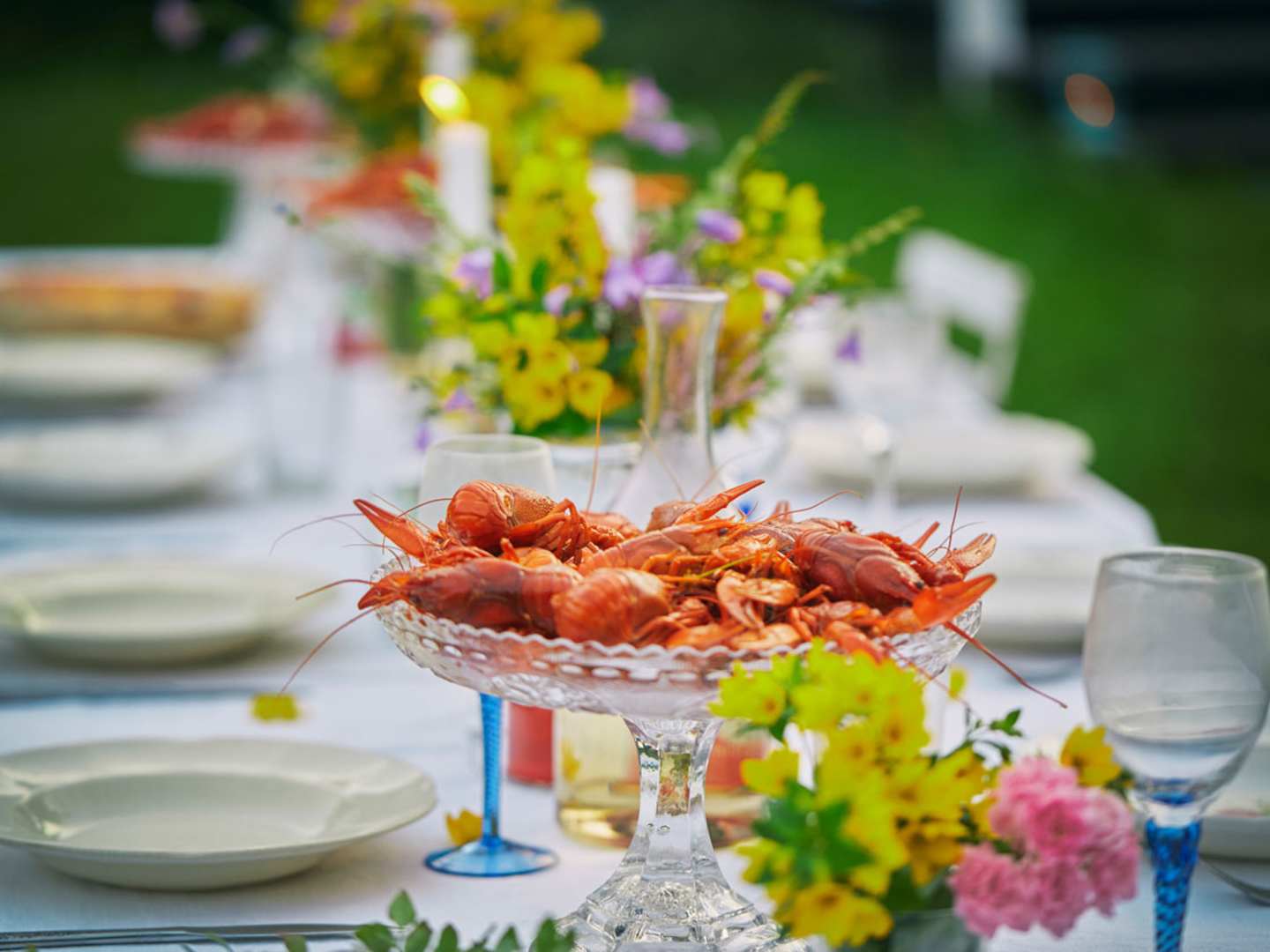 Recept på mat till kräftskivan.