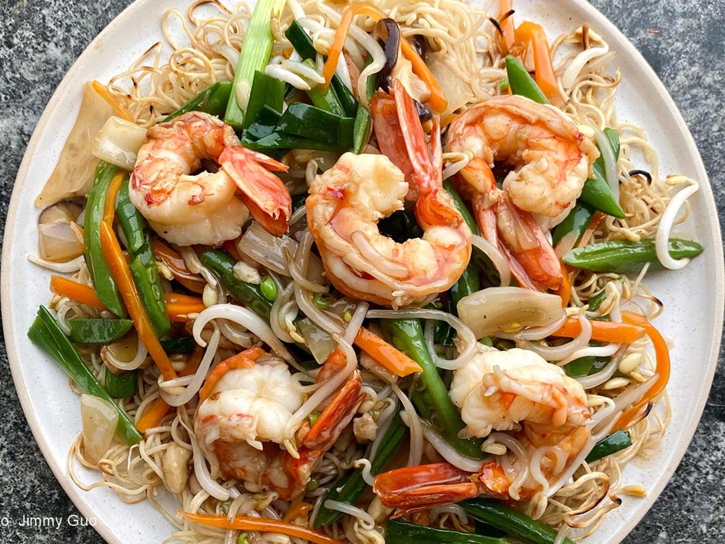 Räkor med krispiga nudlar