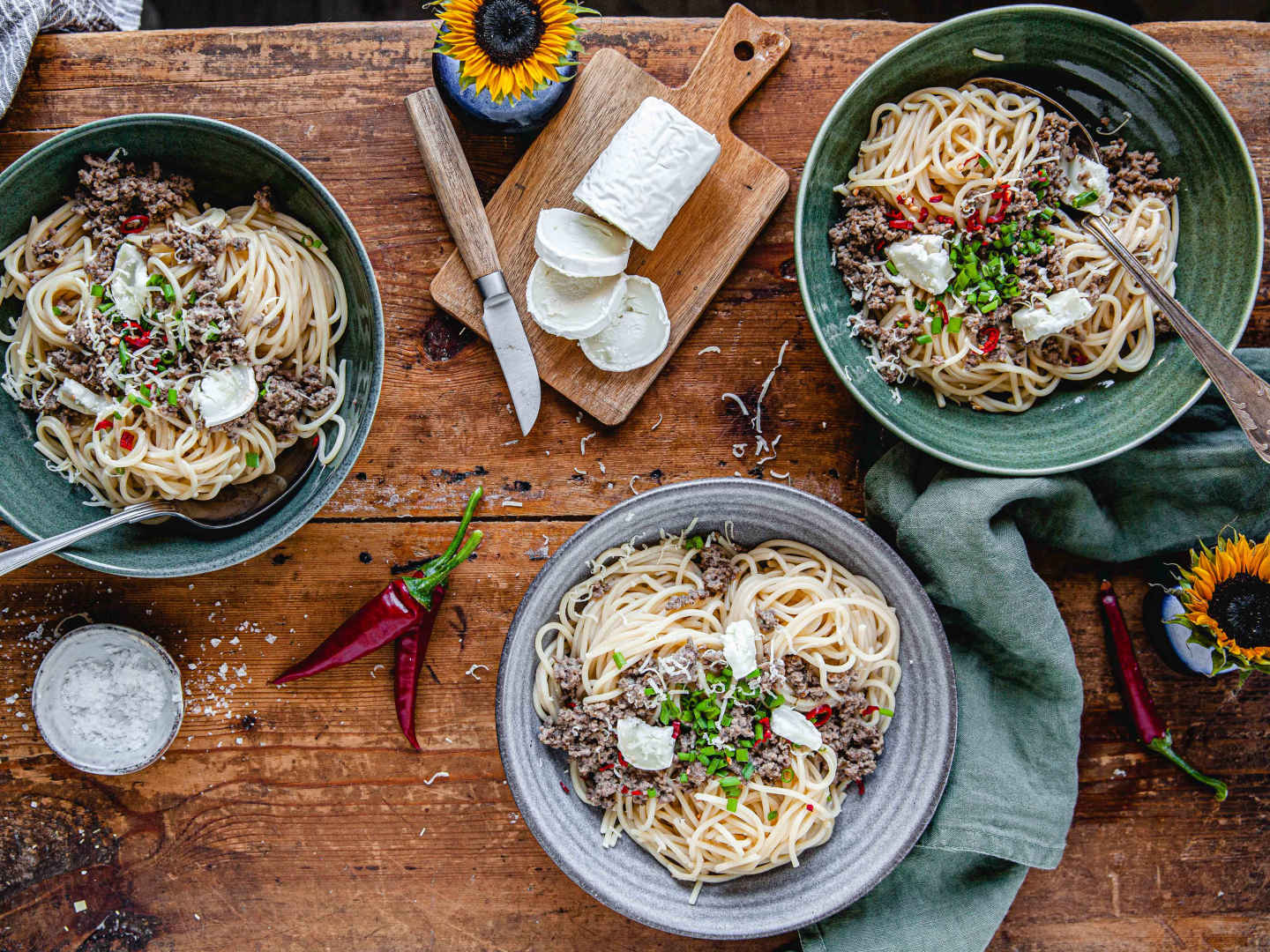 Pasta med lammfärs, chili och getost.