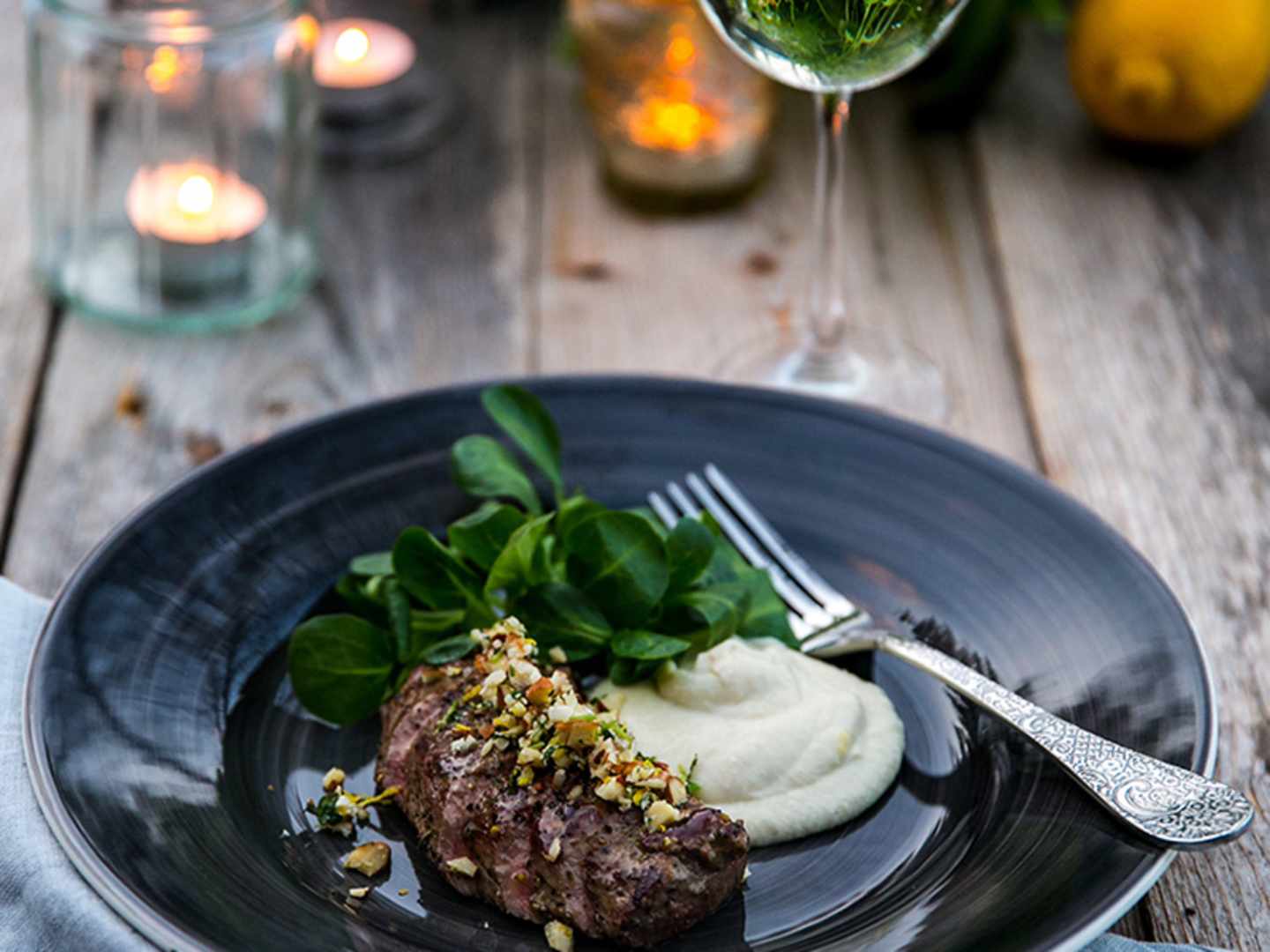 Lammfilé med jordärtskockspuré