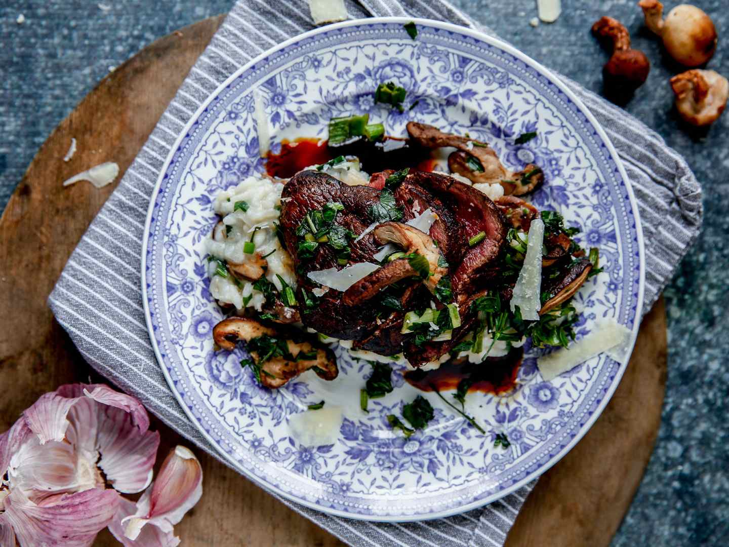 Örtrisotto med smörstekt shiitakesvamp och lammfilé