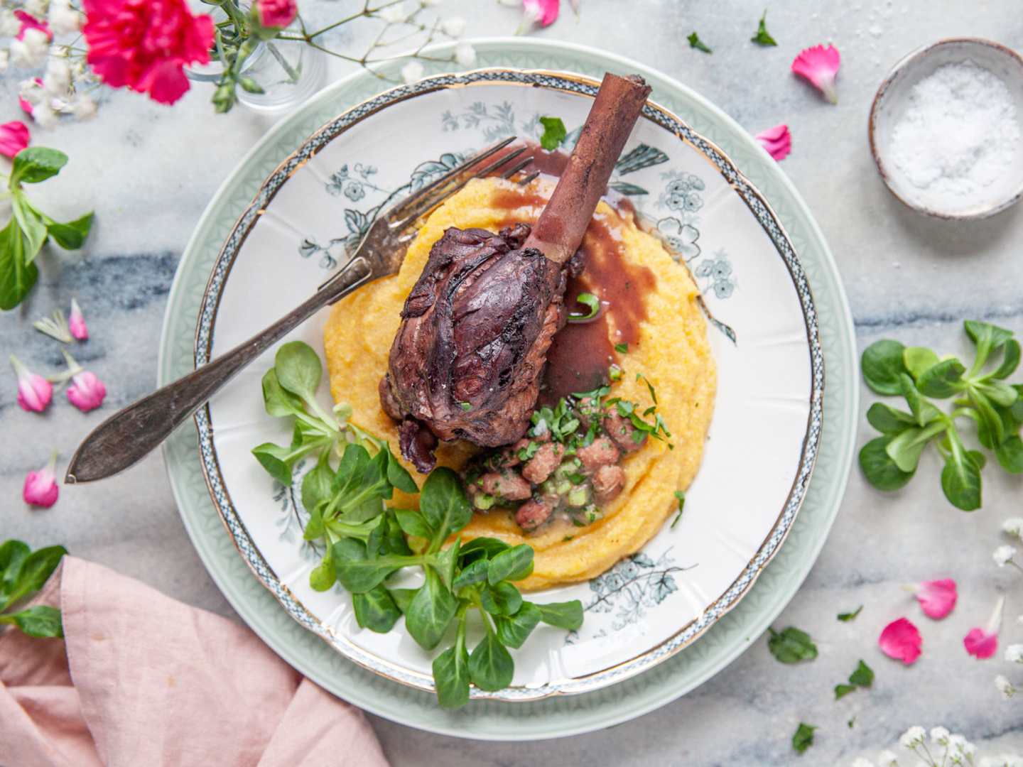 Rödvinsbräserat lammlägg.