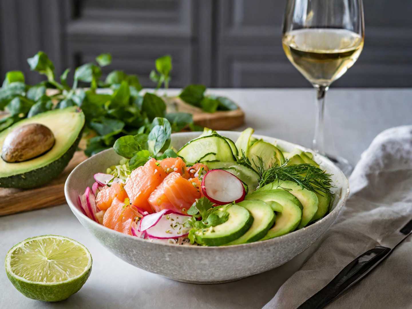 Vitt vin till Poké Bowl.