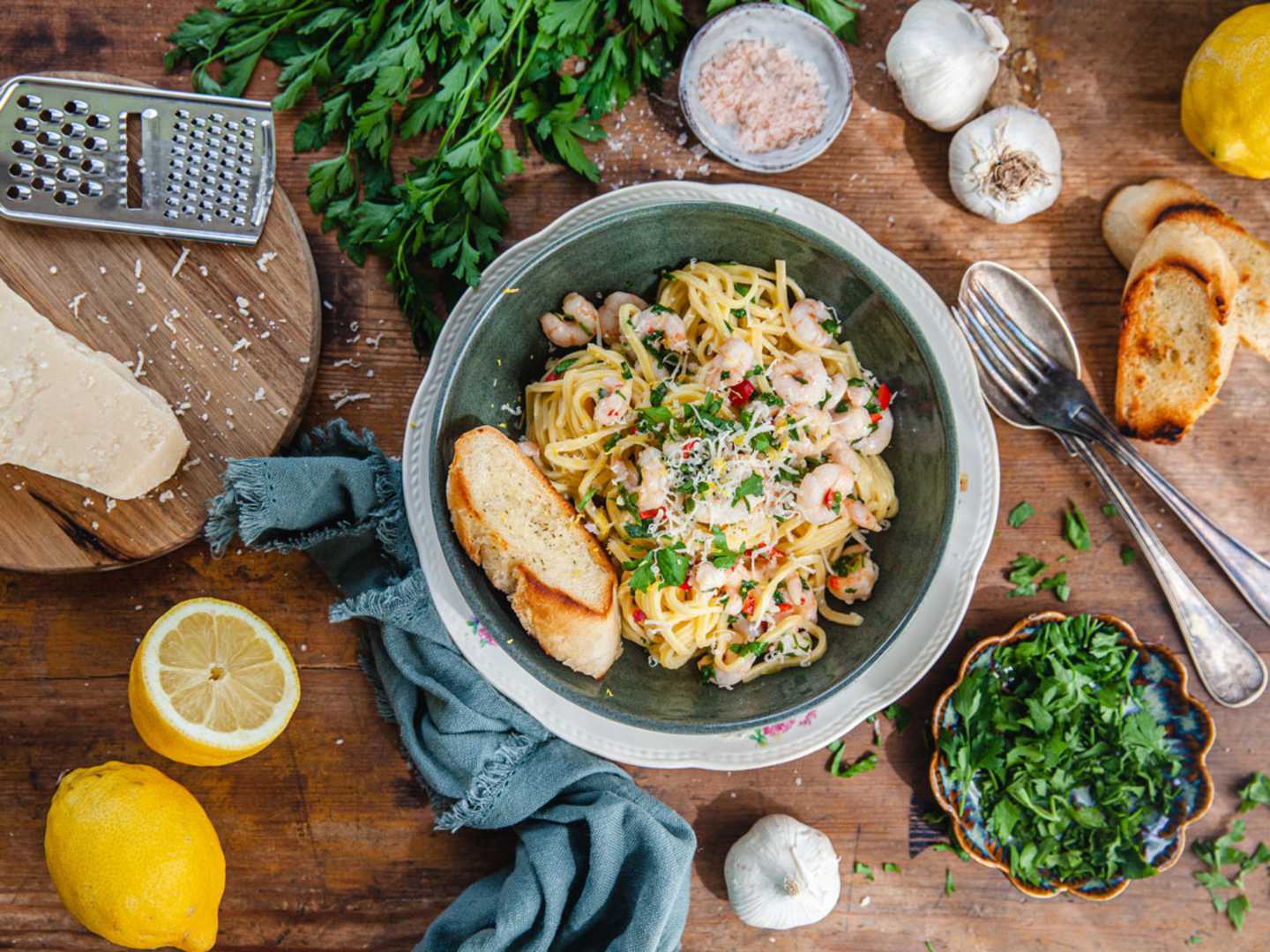 Räkpasta med vitlök och chili.