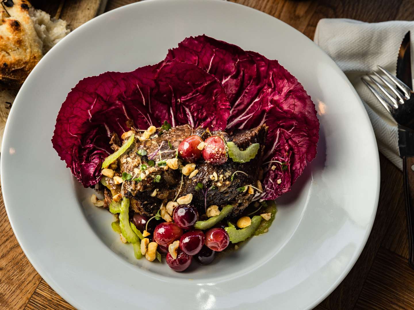 Högrev med örtbakade druvor