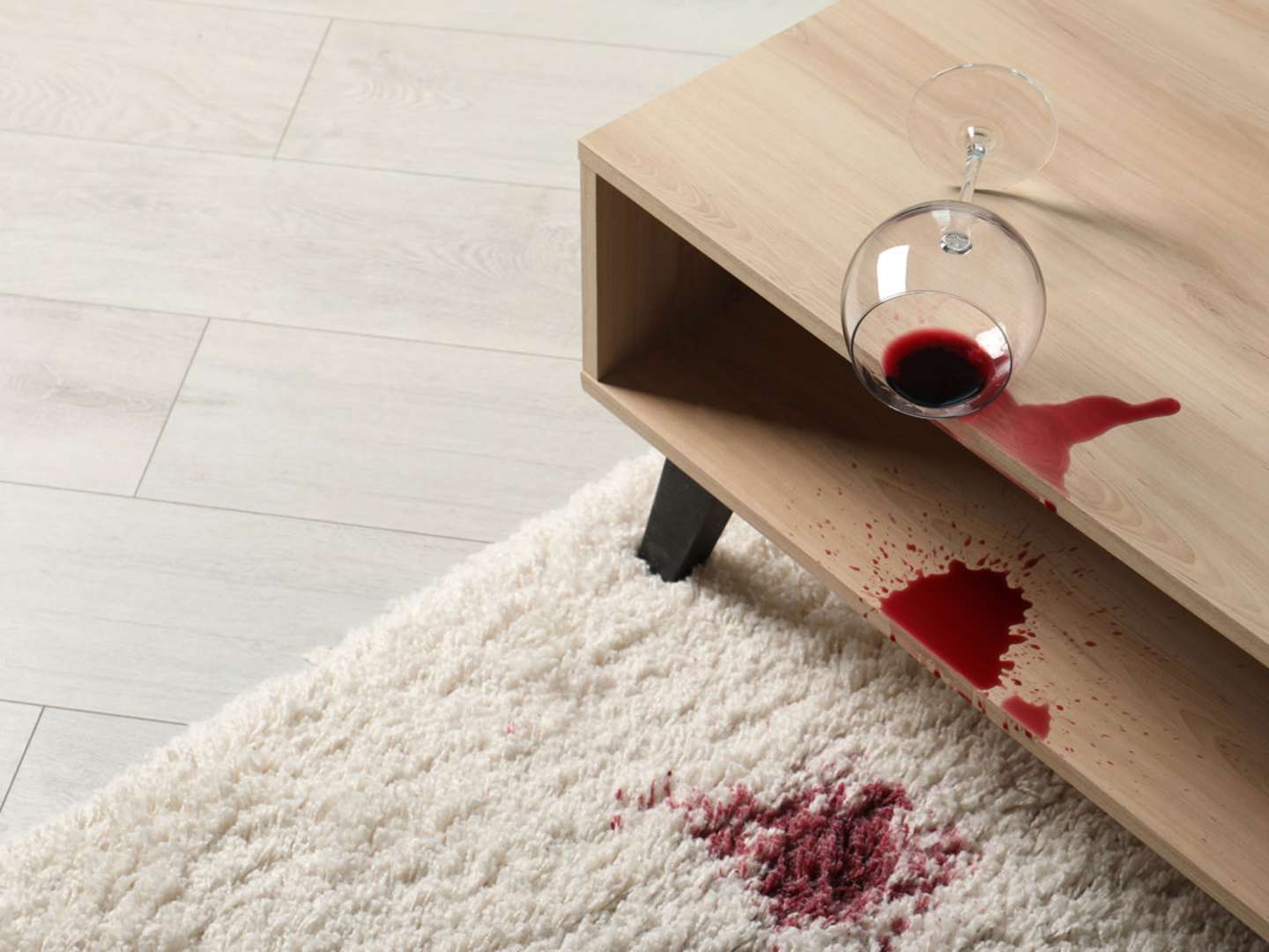 Hur får man bort rödvinsfläckar?