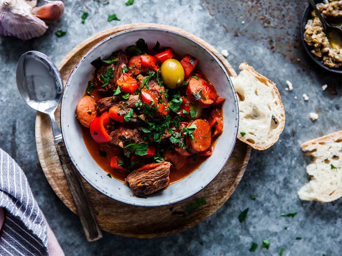 Spansk köttgryta med chorizo