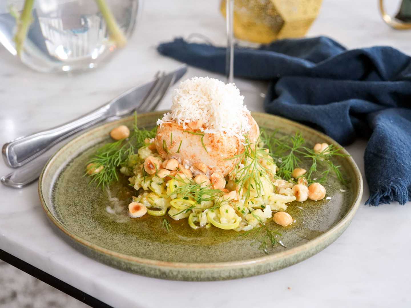 Torsk med stomp, hasselnötter, dill och pepparrot.