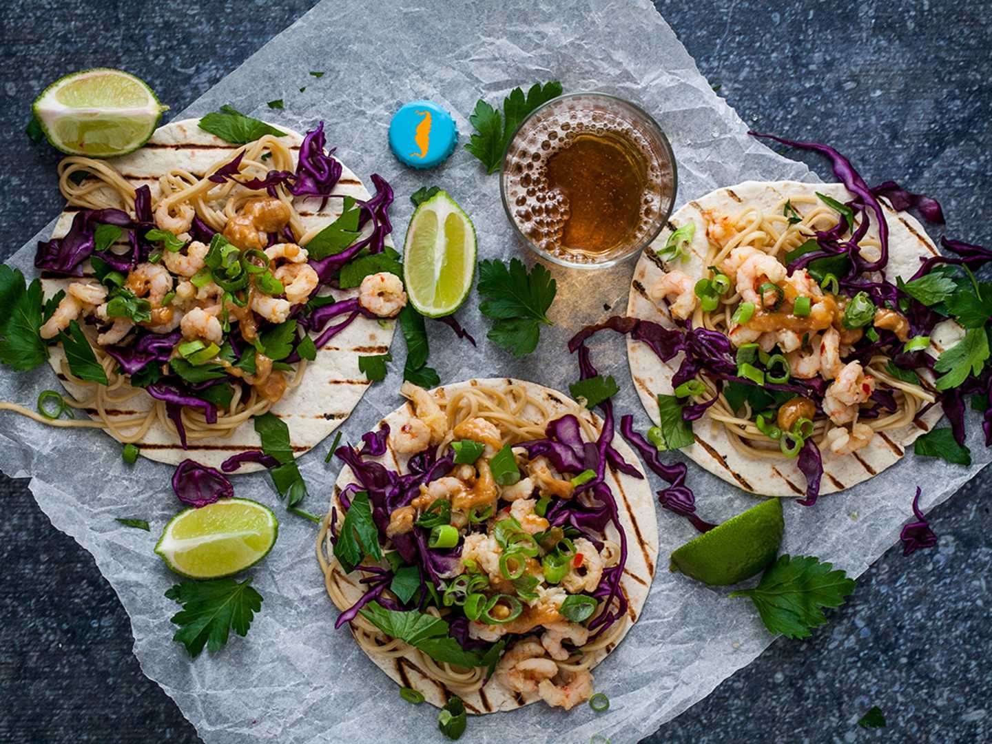 Tortilla med räkor och nudlar