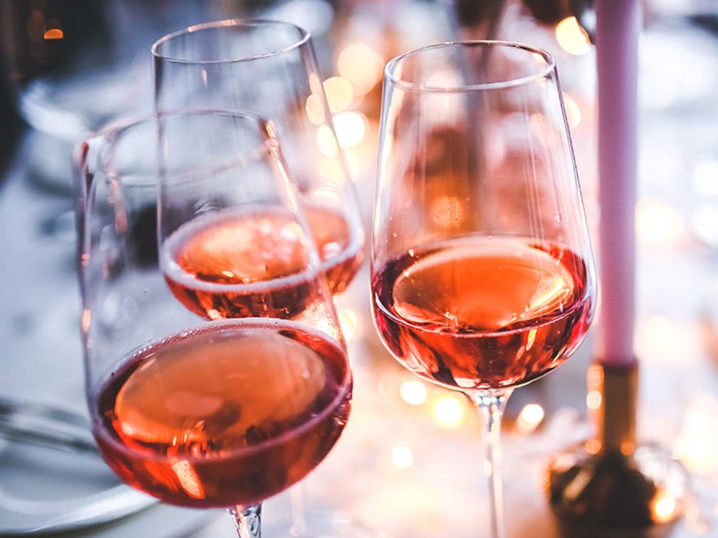 Tre glas rosévin