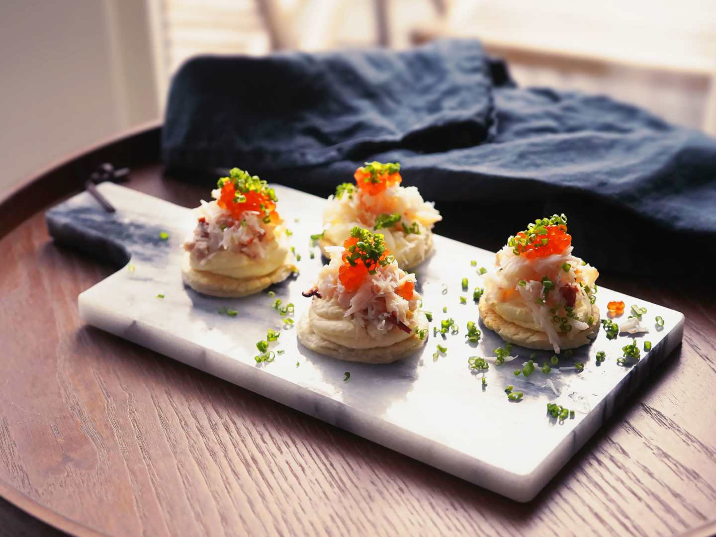 Snittar med krabba och västerbottensost.