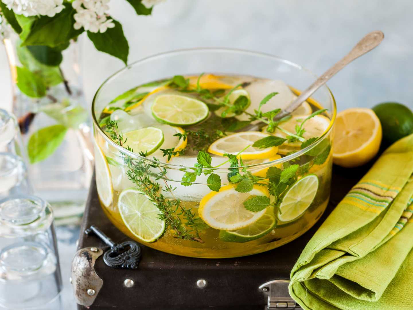 Vinbål, recept med mynta och citron.