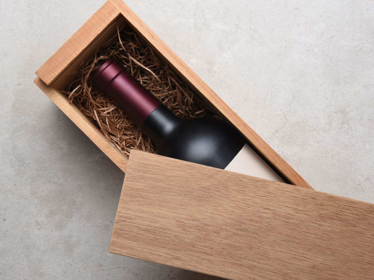 Fint vin i trälåda.