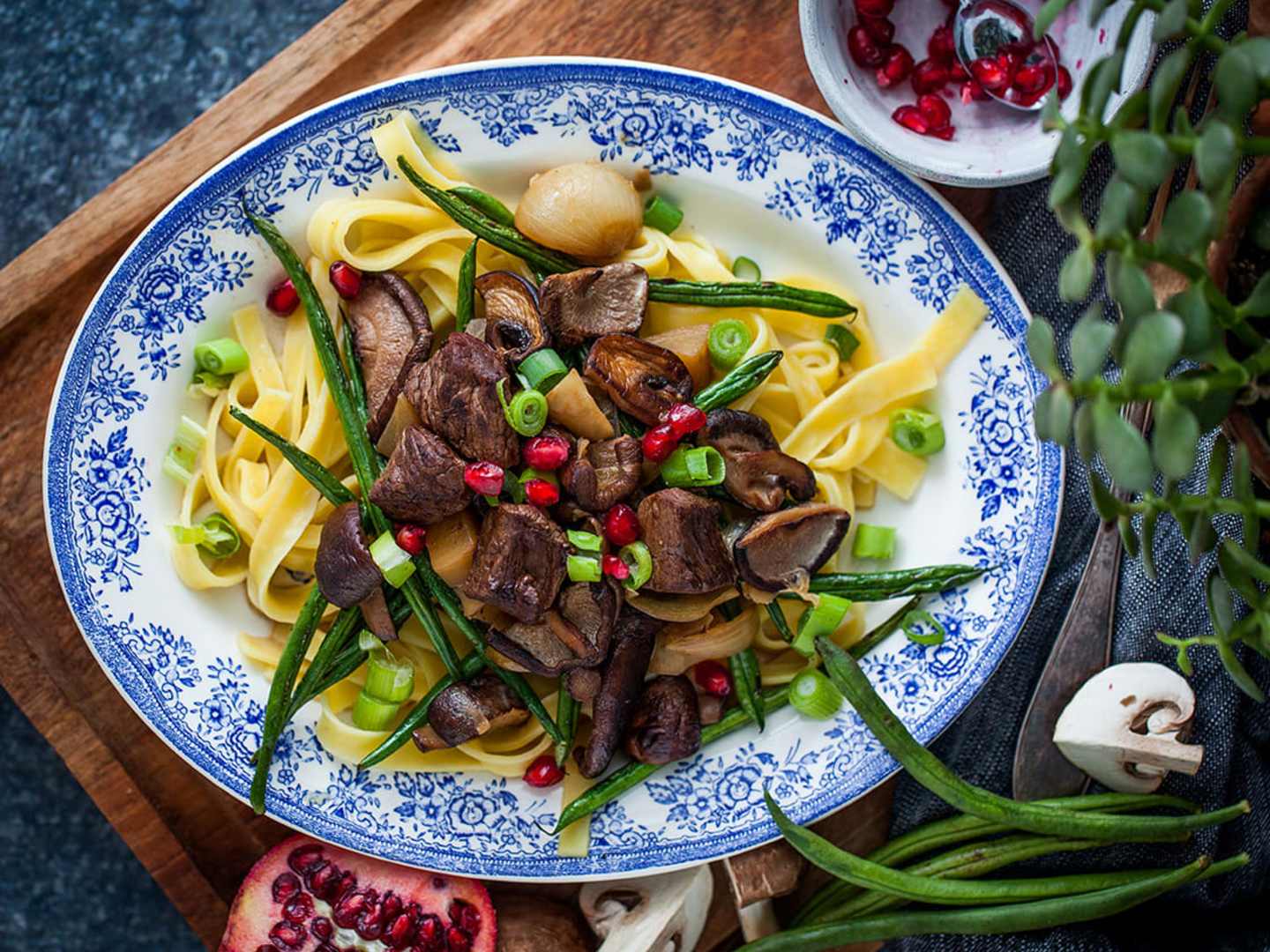 Pasta med biff, svamp och rotfrukter