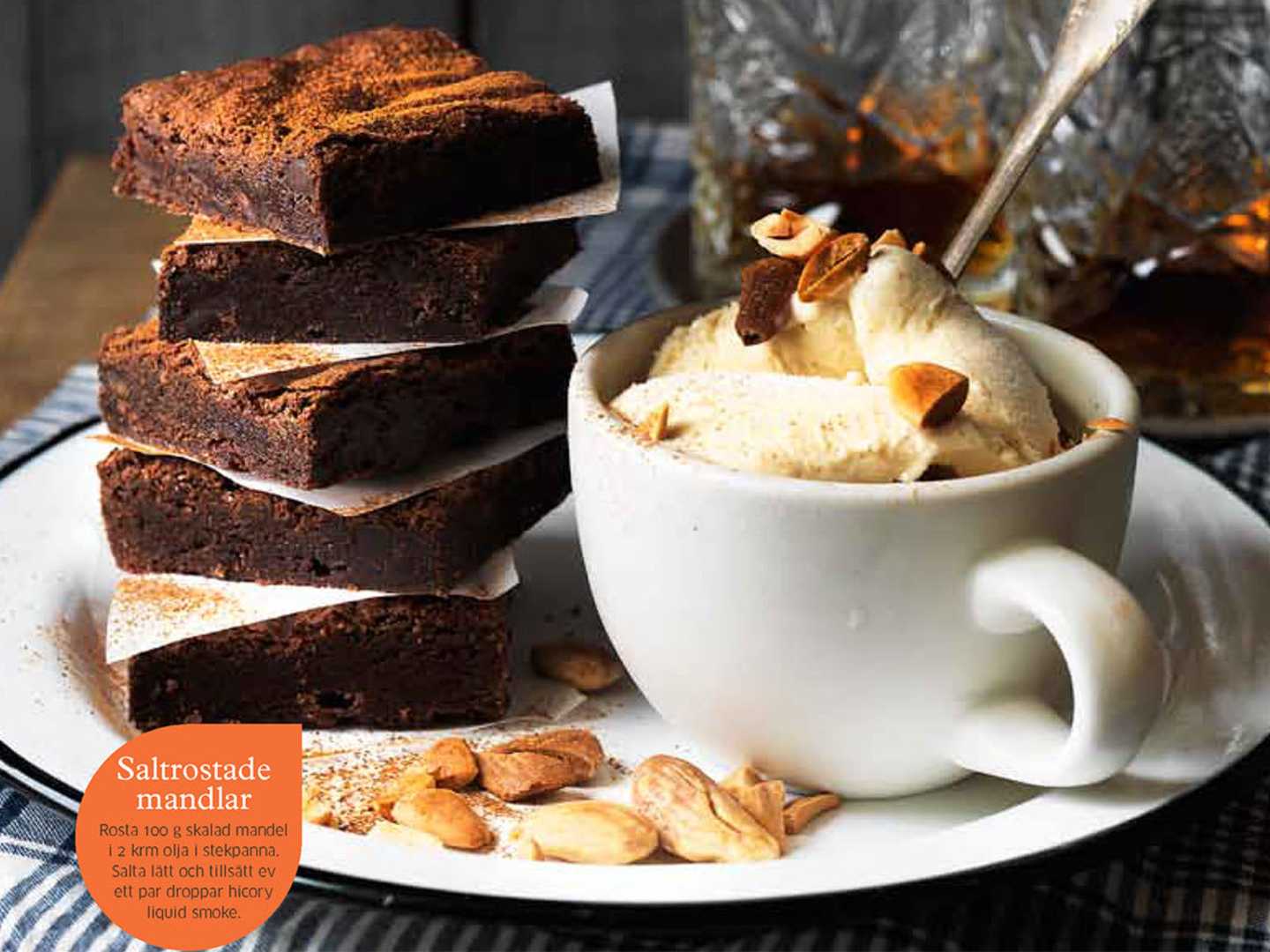 Brownie med Benchmark no. 8 whiskeyglass