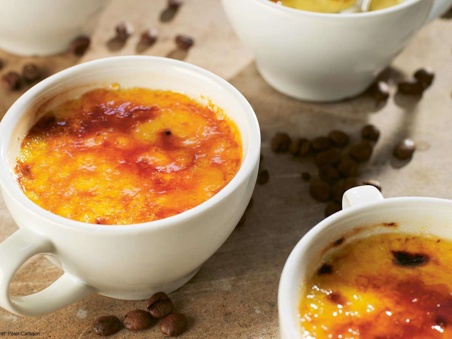 Crème brûlée i kaffekoppar