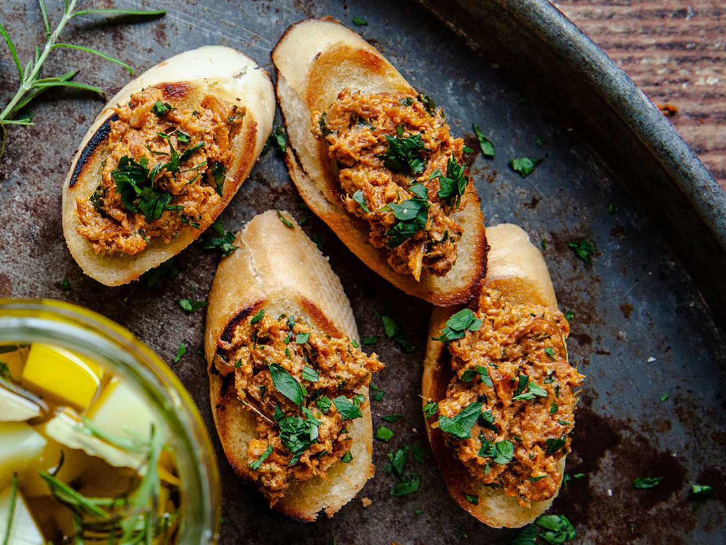 Crostini med chorizokräm