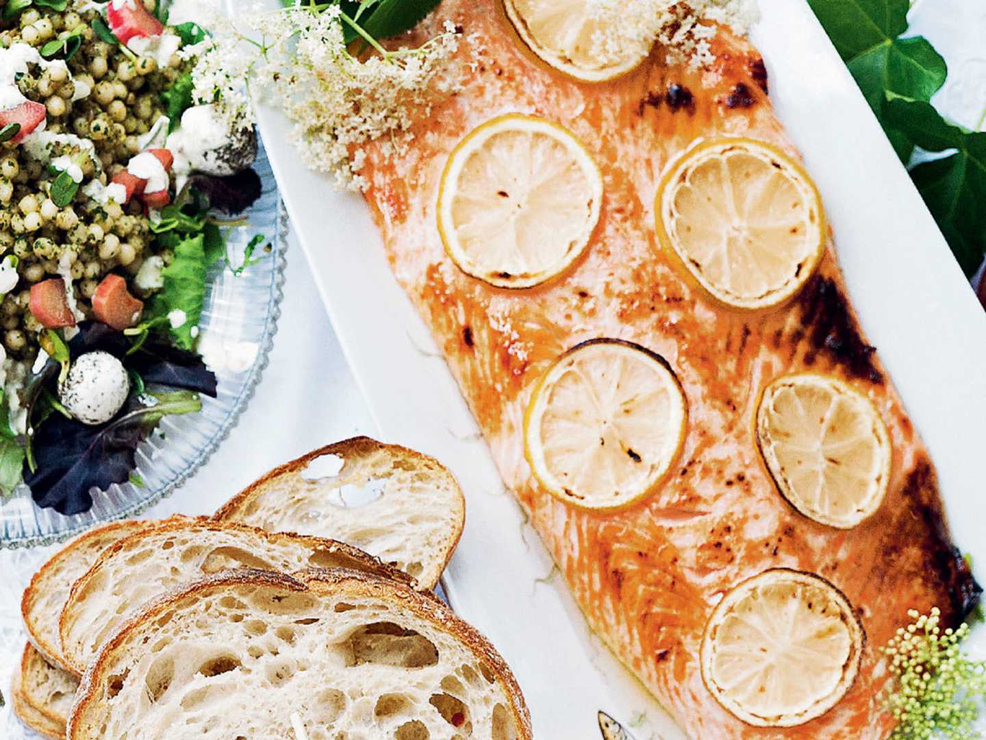 Flädermarinerad lax med bröd