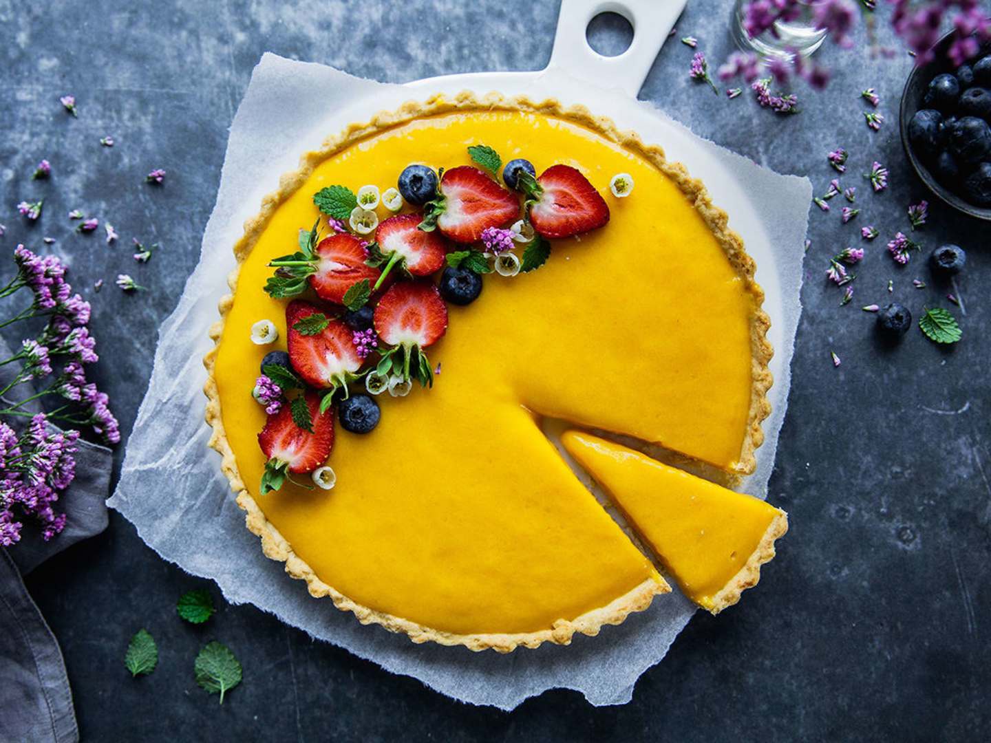 Gul fruktpaj till påsk.