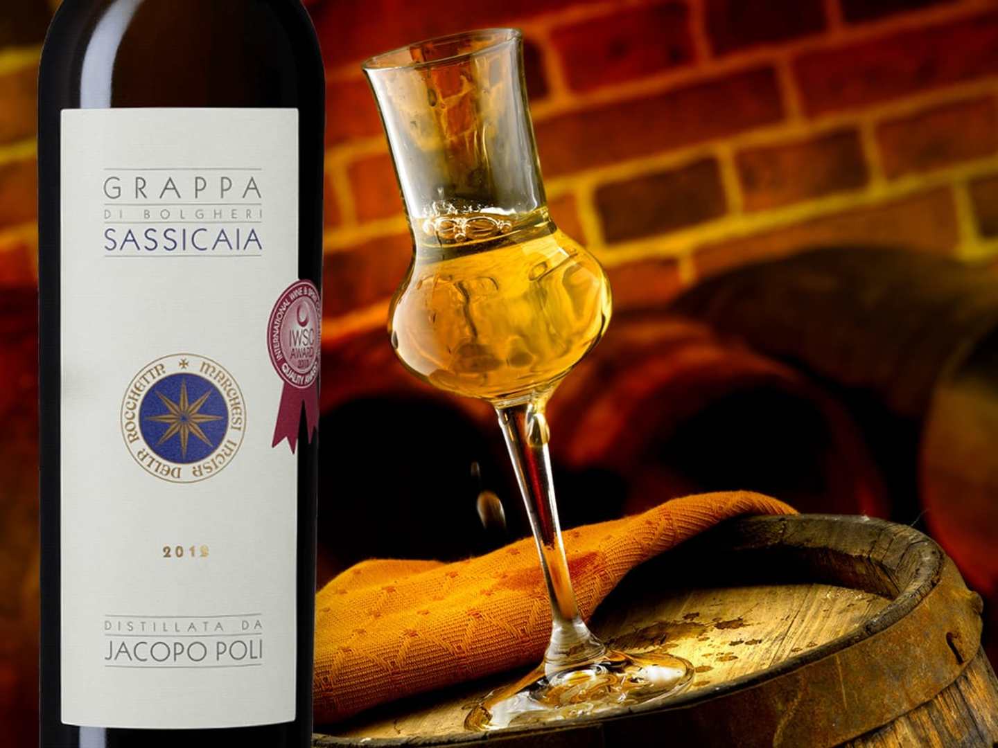 Grappa glas och flaska