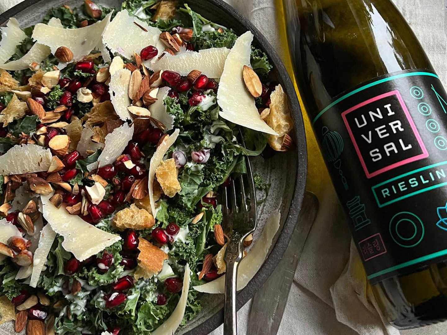 grönkålsceasar med granatäpple