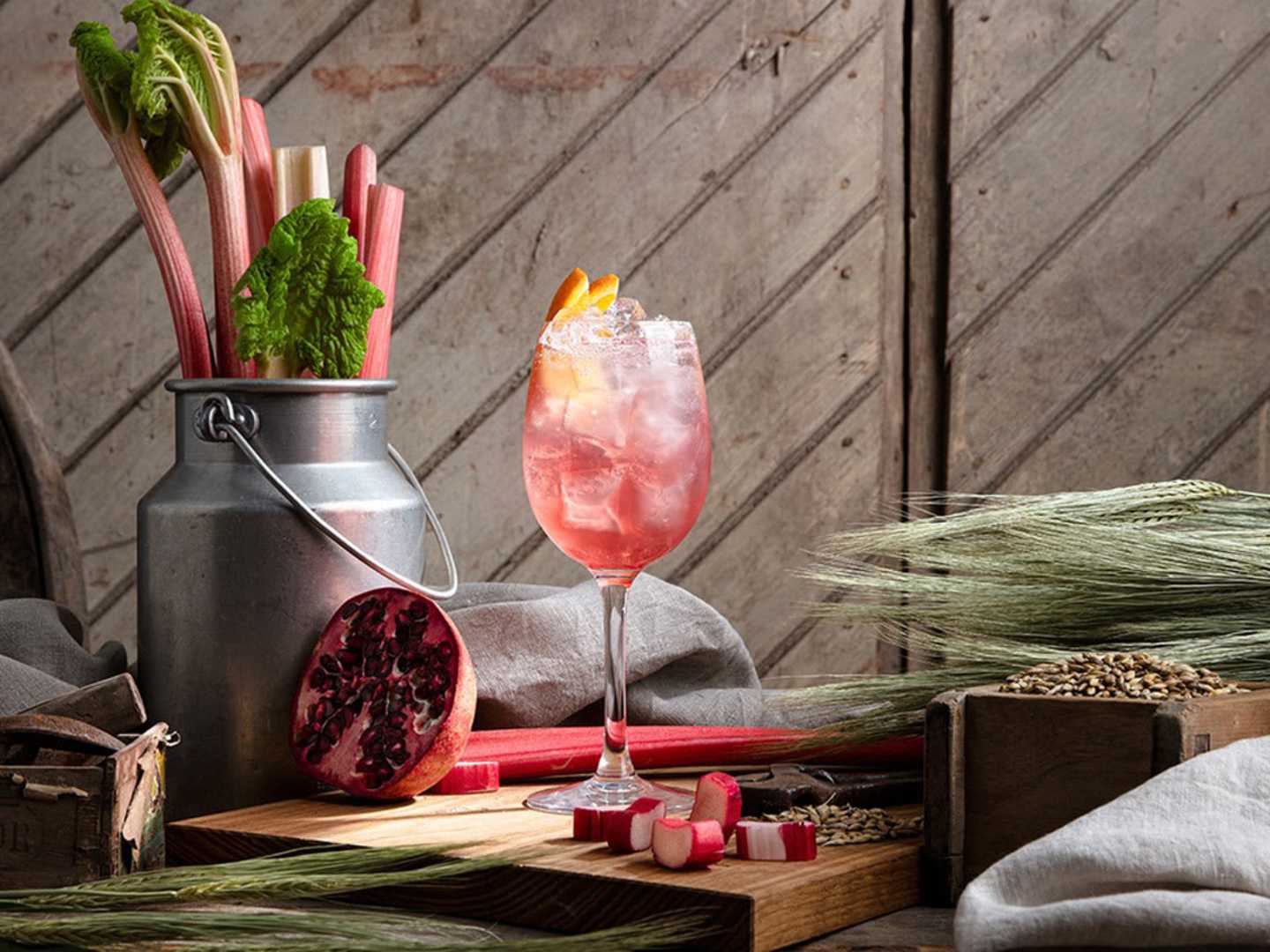 Drinken Rhubarbie med Koskenkorva Rhubarb