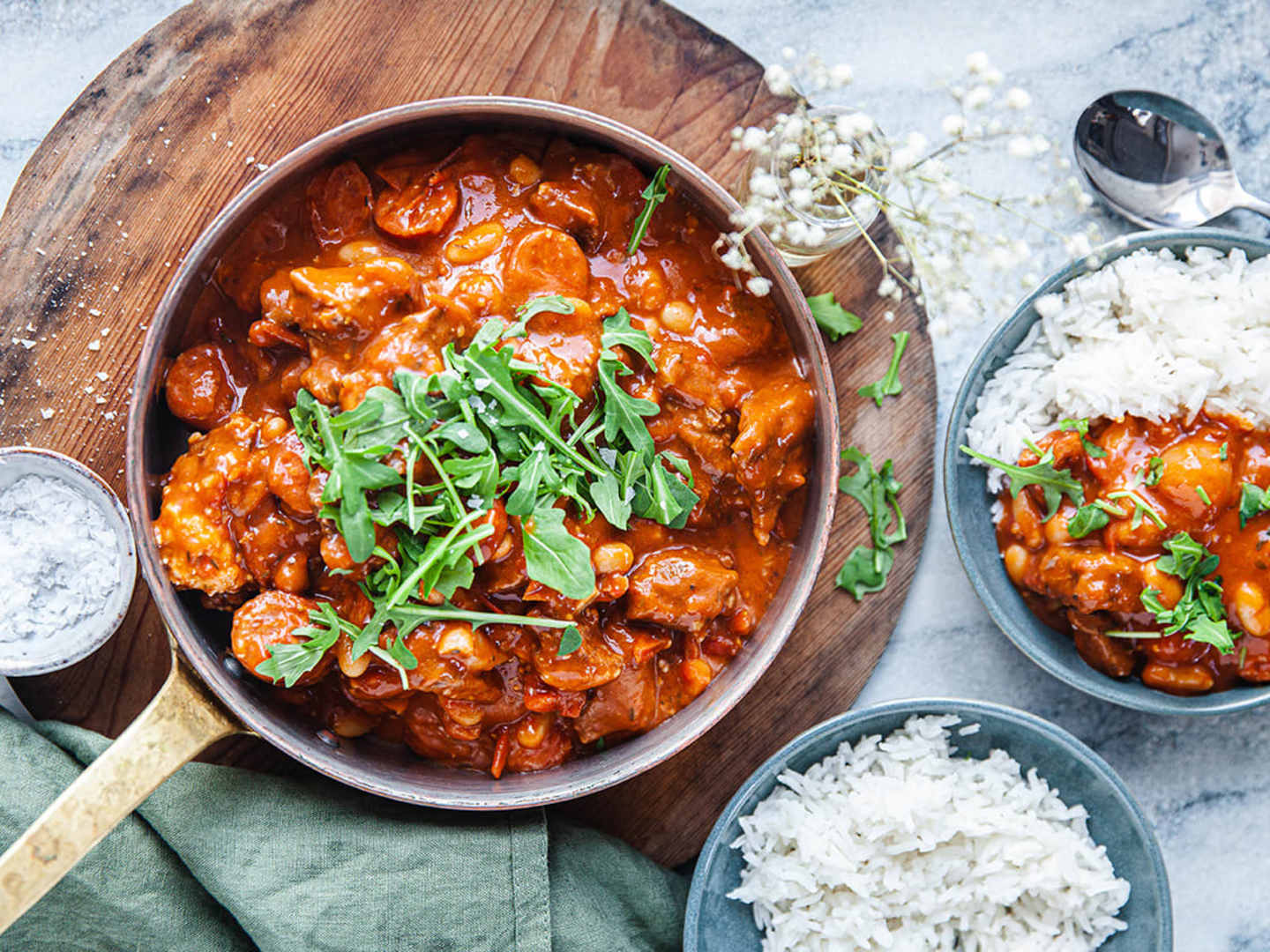 Köttgryta med chorizo, vitlök och rökt paprika