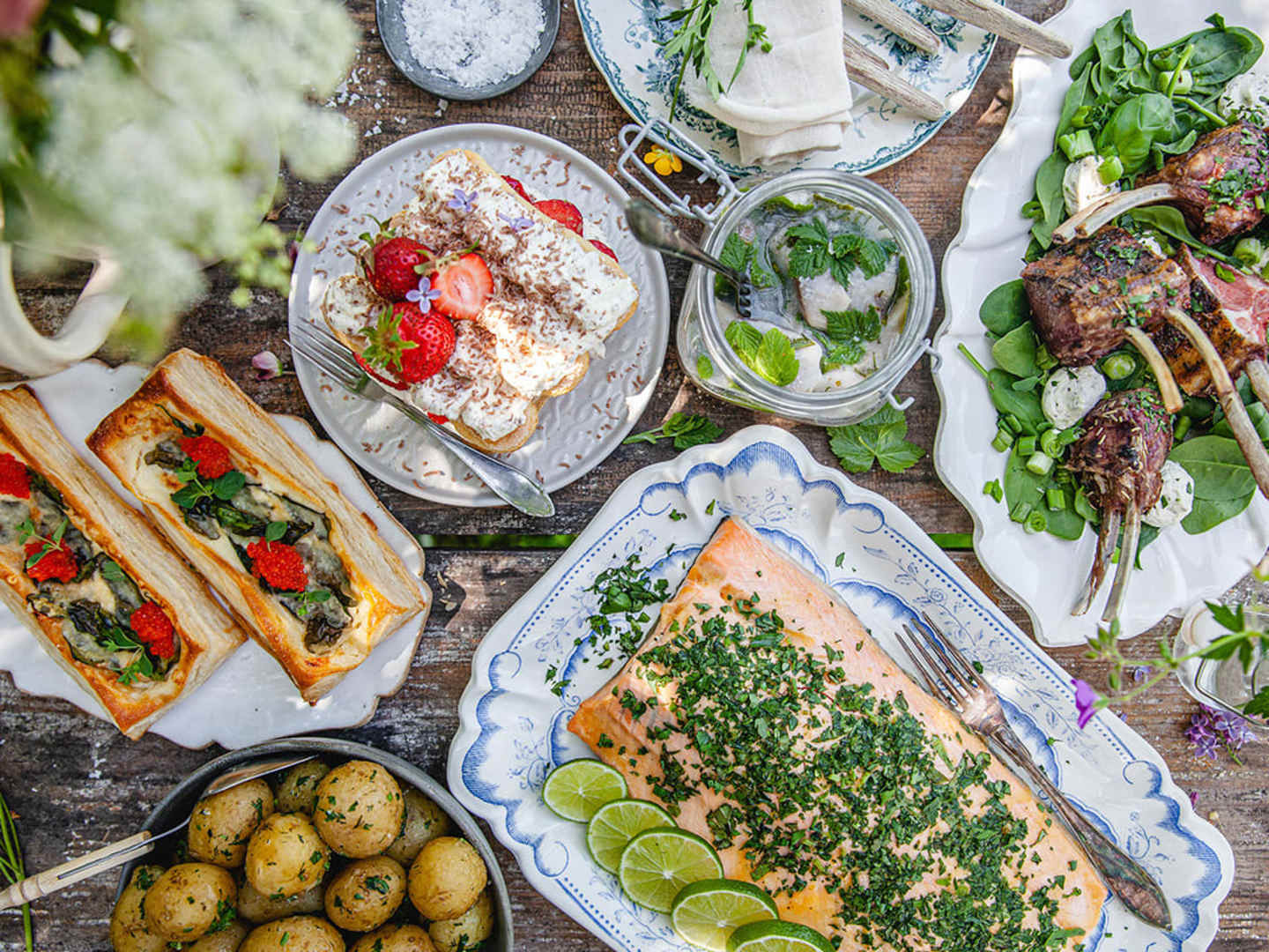 Midsommarrecept med sill, grillat och tiramisu