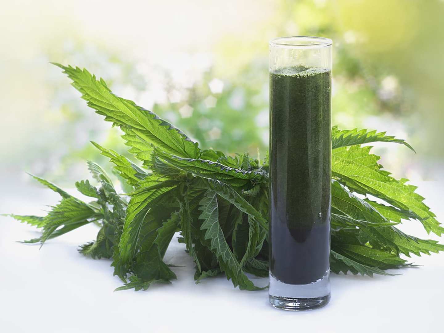 Shot med brännnässlor