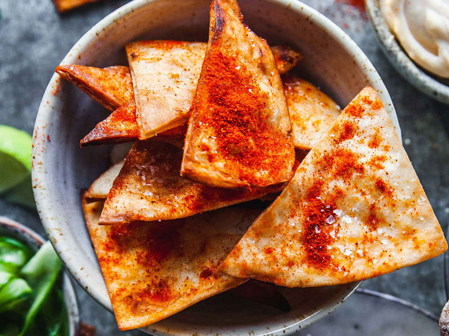 Lättfriterade tortillachips med paprika