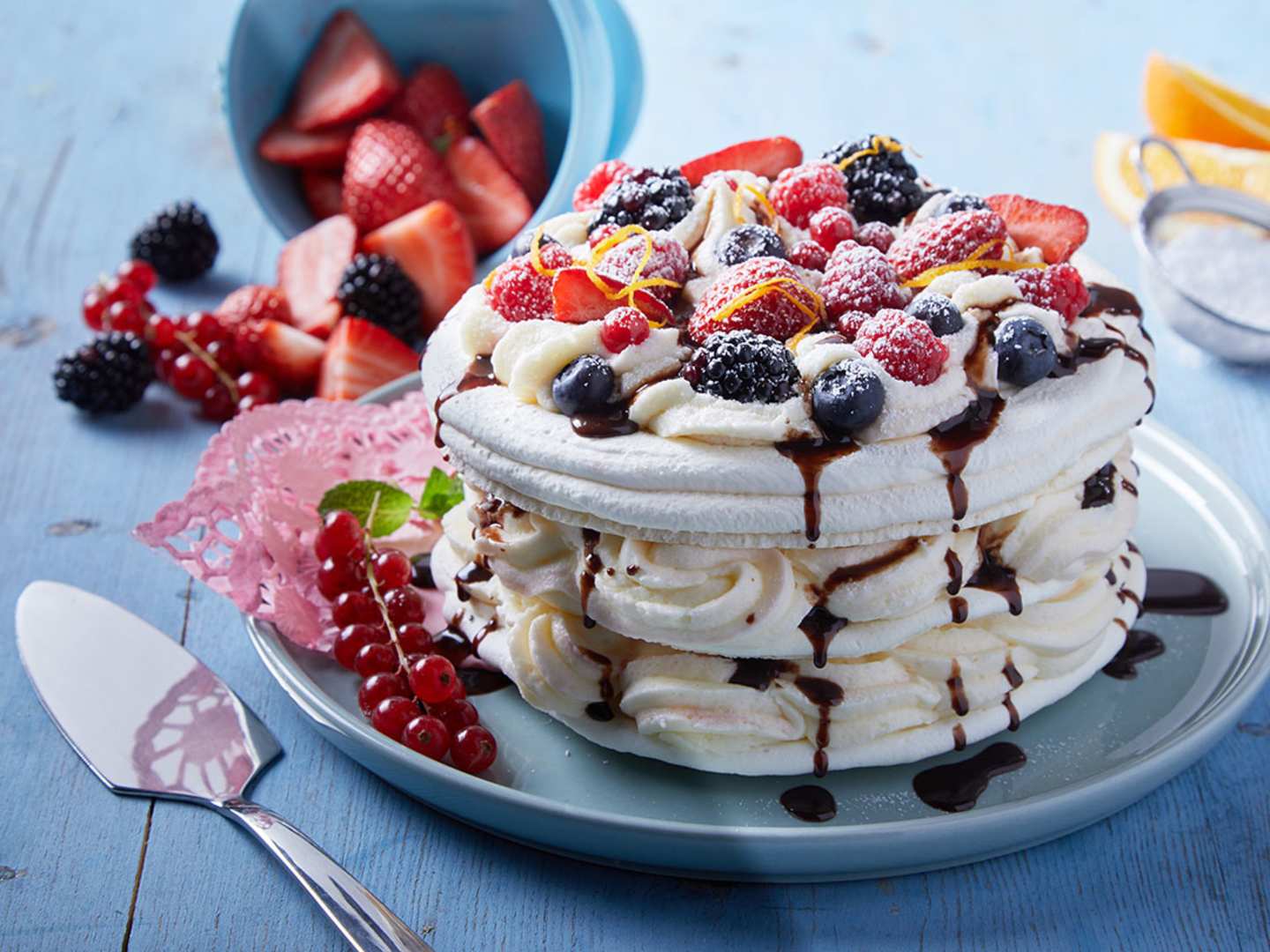 Pavlova - historisk marrängtårta och efterrätt