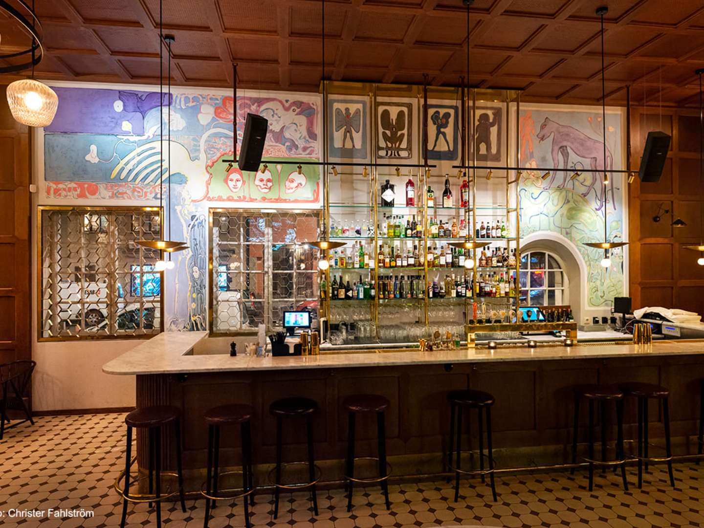 Baren på restaurang Pelikan