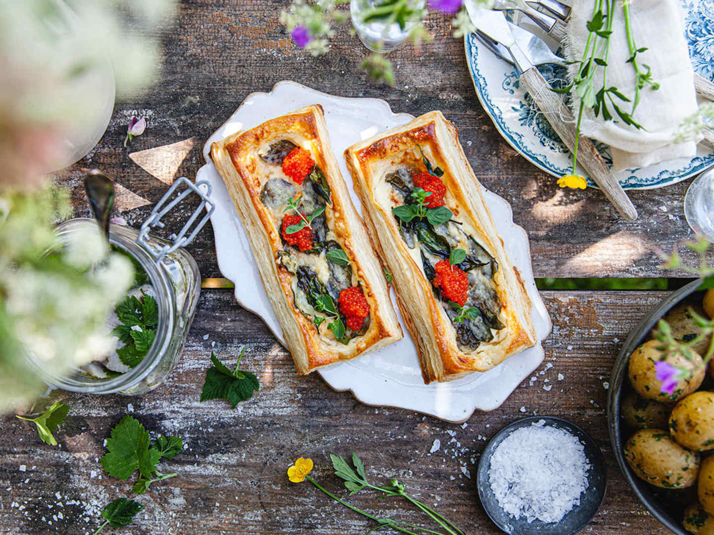 Smördegsflarn med Västerbottensost, spenat och rom