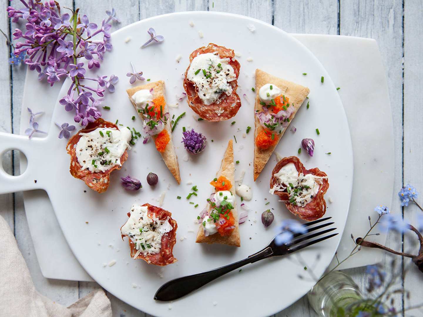 Smördegssnittar med löjrom