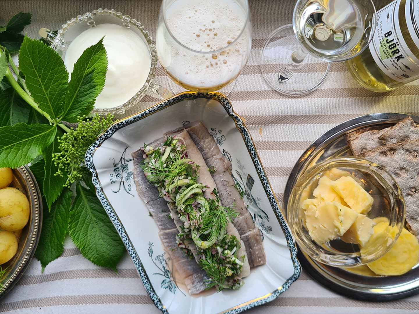 Årets sill 2022 med O.P. Anderson Björk, knäckebröd och potatis