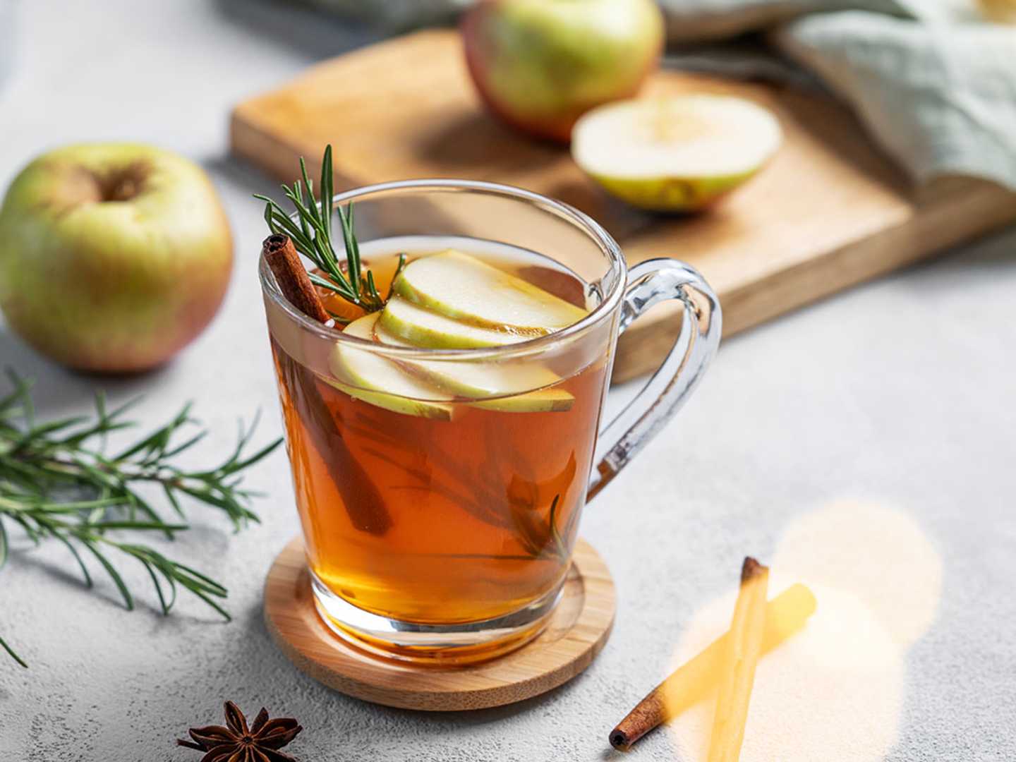 Varm drink med äpple